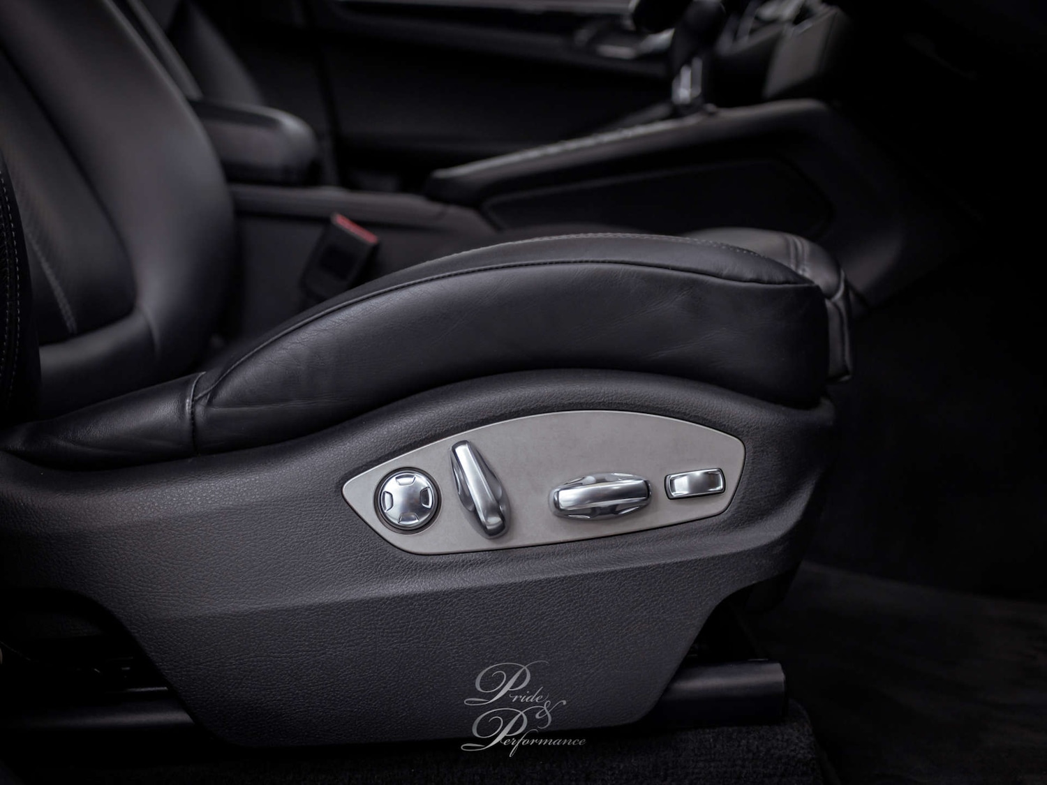 Used Porsche Macan 2017 for sale - 76971041: Photo 30