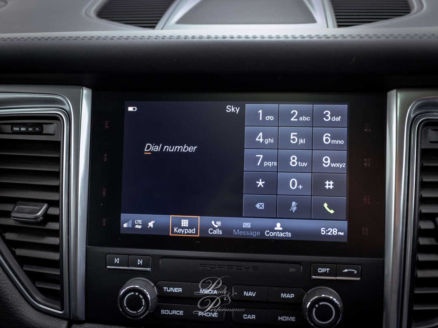 Used Porsche Macan 2017 for sale - 76971041: Photo 41