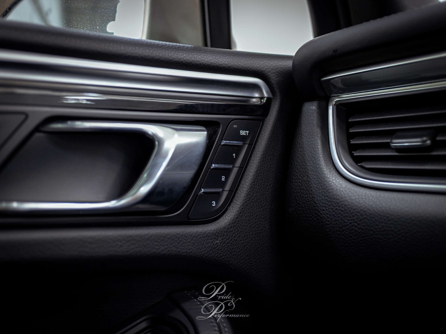 Used Porsche Macan 2017 for sale - 76971041: Photo 44