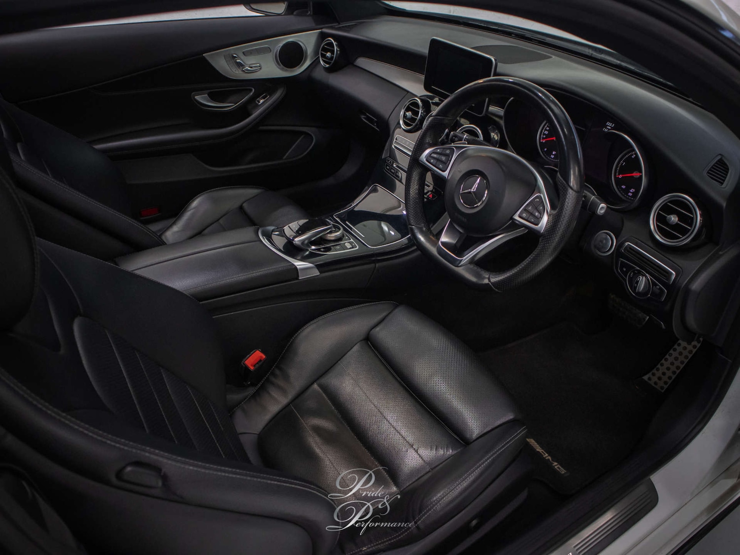 Used Mercedes-Benz C Class 2017 for sale - 77349820: Photo 2