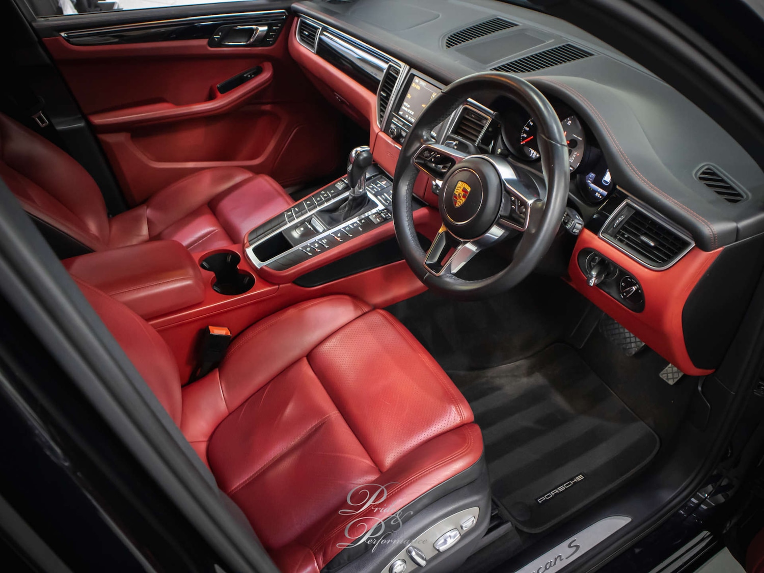 Used Porsche Macan 2015 for sale - 77575736: Photo 2