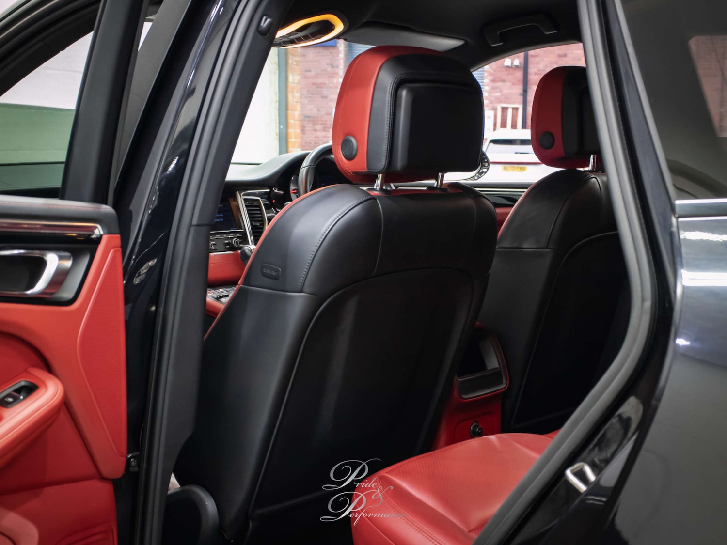 Used Porsche Macan 2015 for sale - 77575736: Photo 21