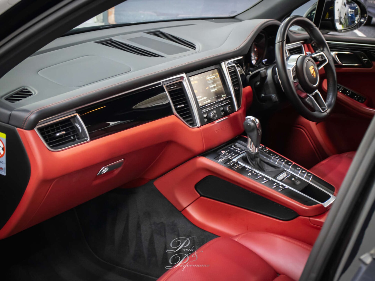 Used Porsche Macan 2015 for sale - 77575736: Photo 42