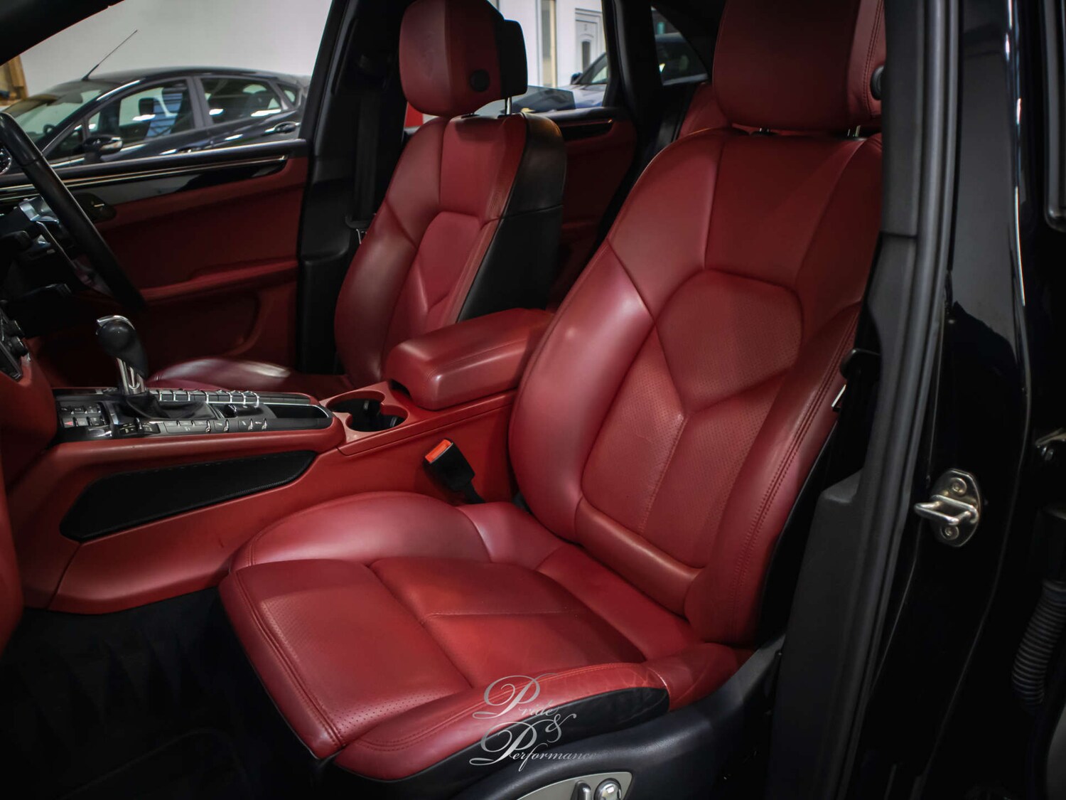 Used Porsche Macan 2015 for sale - 77575736: Photo 45