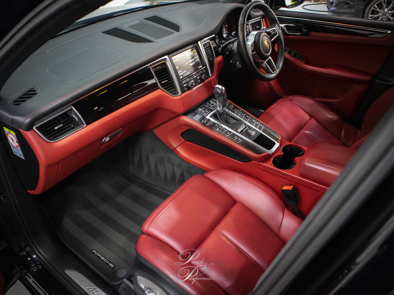 Used Porsche Macan 2015 for sale - 77575736: Photo 46