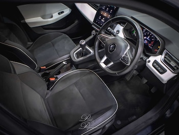 Used Renault Clio 2020 for sale - 75947257: Photo
