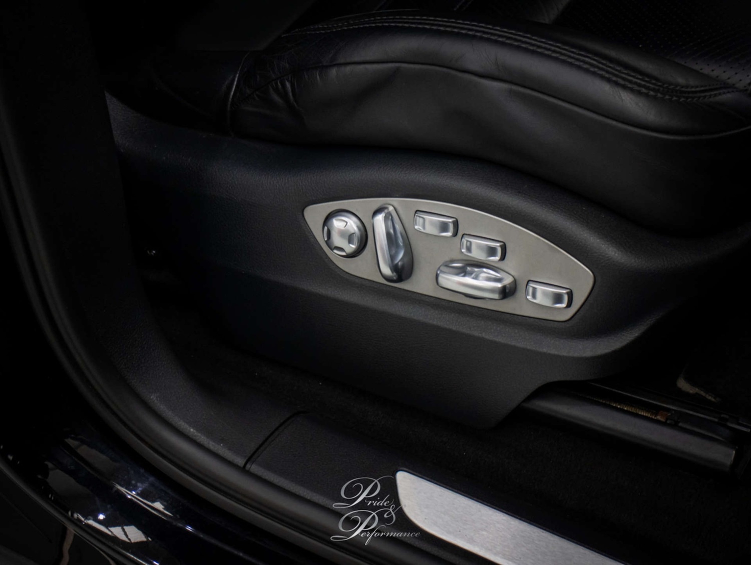 Used Porsche Macan 2015 for sale - 78198762: Photo 24