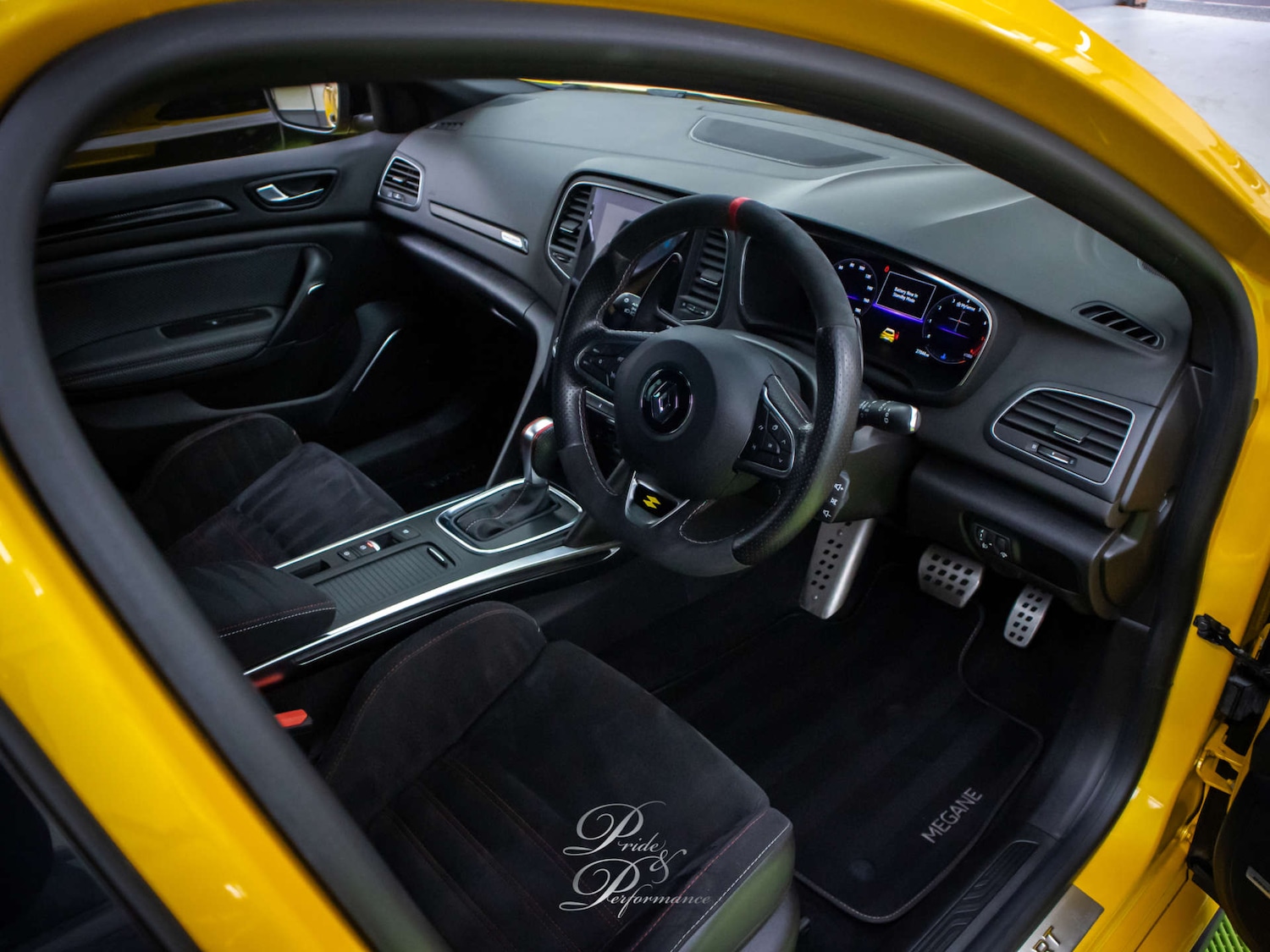 Used Renault Megane 2021 for sale - 77193209: Photo 2