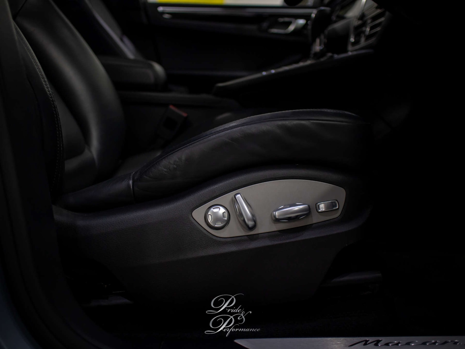 Used Porsche Macan 2019 for sale - 77118029: Photo 63