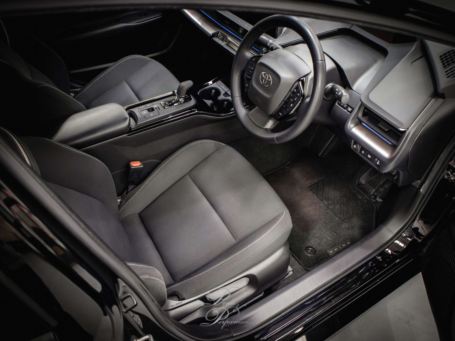 Used Toyota Prius 2025 for sale - 76642977: Photo 2