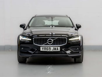 Used Volvo V60 2019 for sale - 78565738: Photo