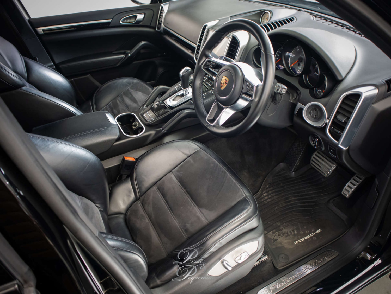 Used Porsche Cayenne 2017 for sale - 78066694: Photo 2