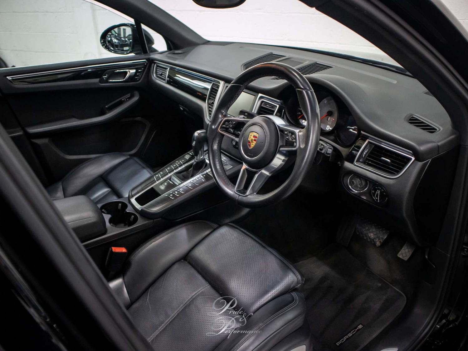 Used Porsche Macan 2014 for sale - 77803659: Photo 2