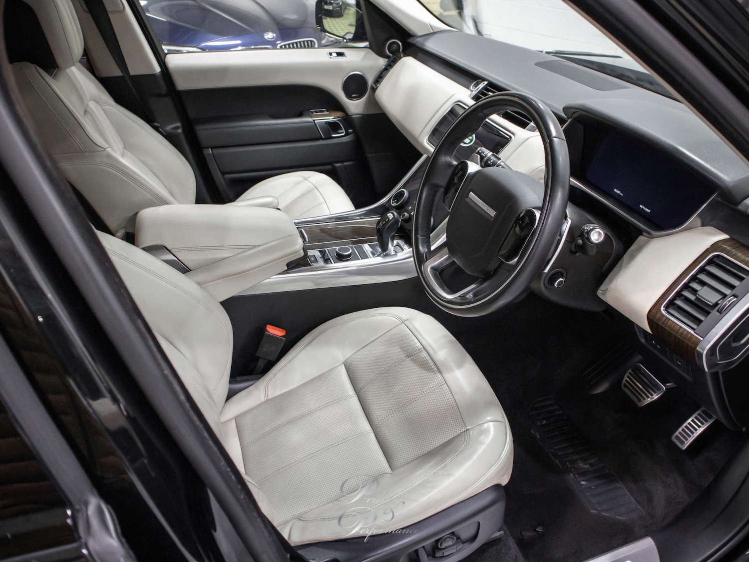 Used Land Rover Range Rover Sport 2018 for sale - 76486559: Photo 2