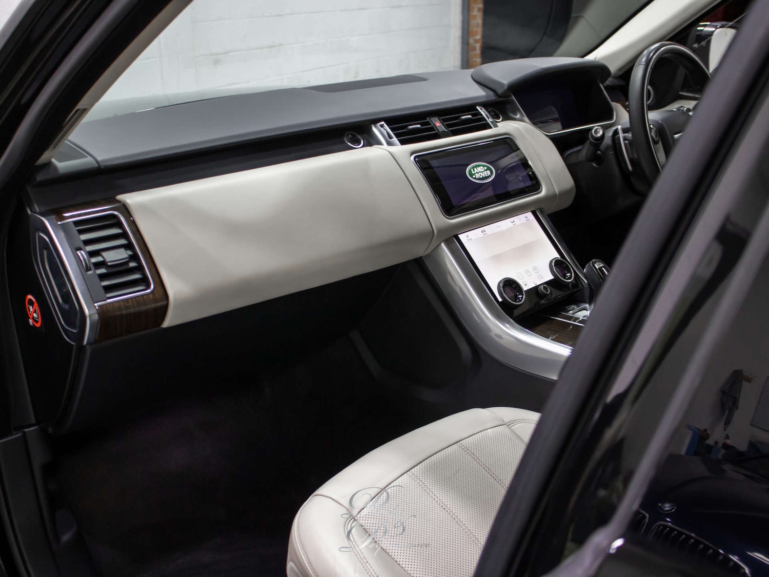 Used Land Rover Range Rover Sport 2018 for sale - 76486559: Photo 33