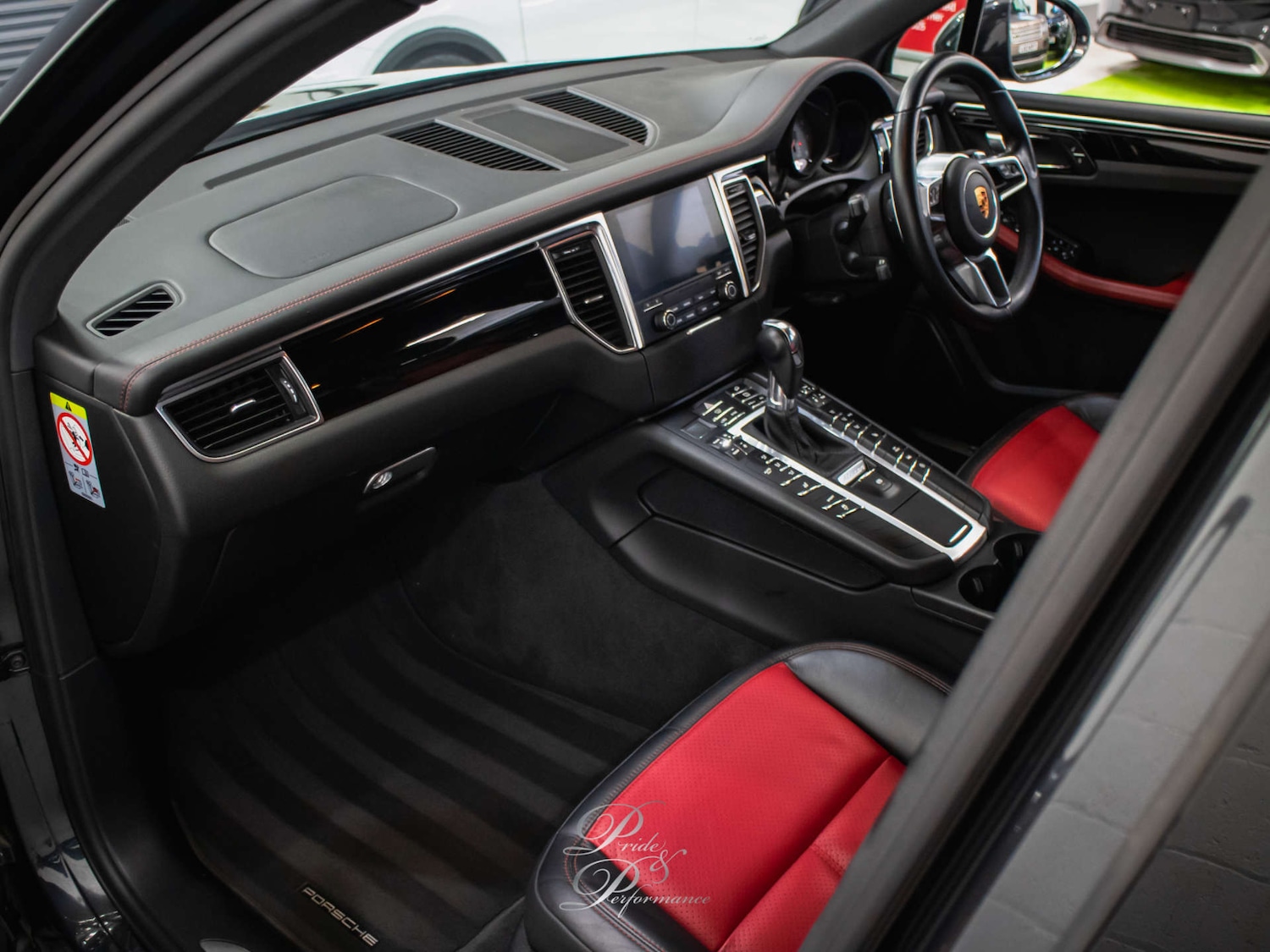 Used Porsche Macan 2018 for sale - 76900089: Photo 30