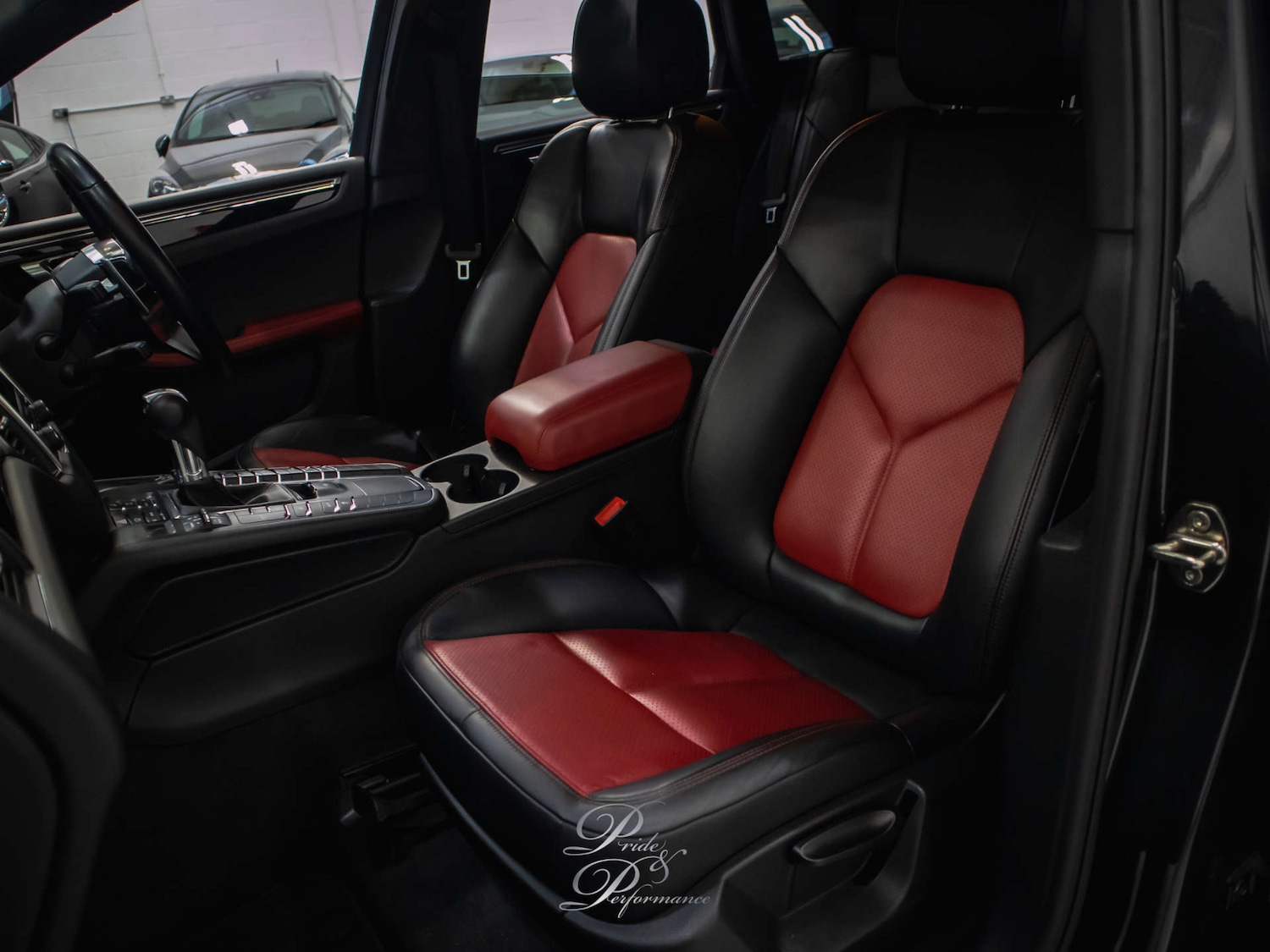 Used Porsche Macan 2018 for sale - 76900089: Photo 32