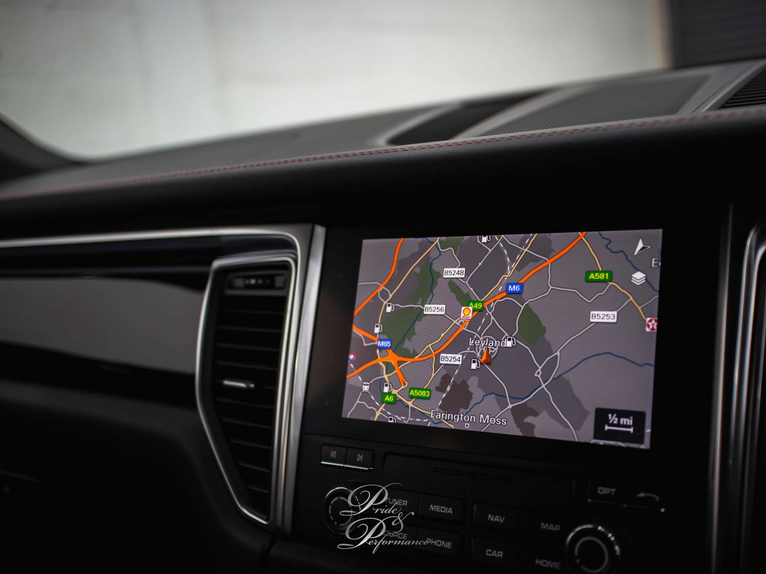 Used Porsche Macan 2018 for sale - 76900089: Photo 38