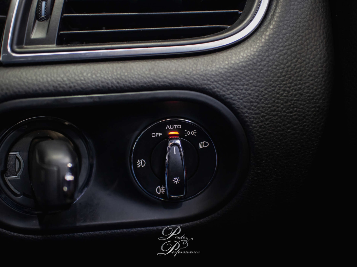 Used Porsche Macan 2018 for sale - 76900089: Photo 42