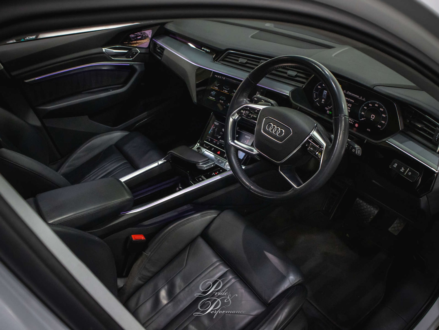 Used Audi e-tron 2020 for sale - 77434587: Photo 2