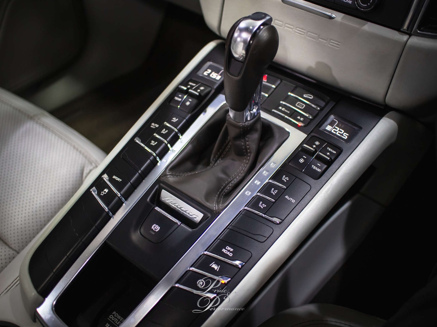 Used Porsche Macan 2016 for sale - 77431853: Photo 28