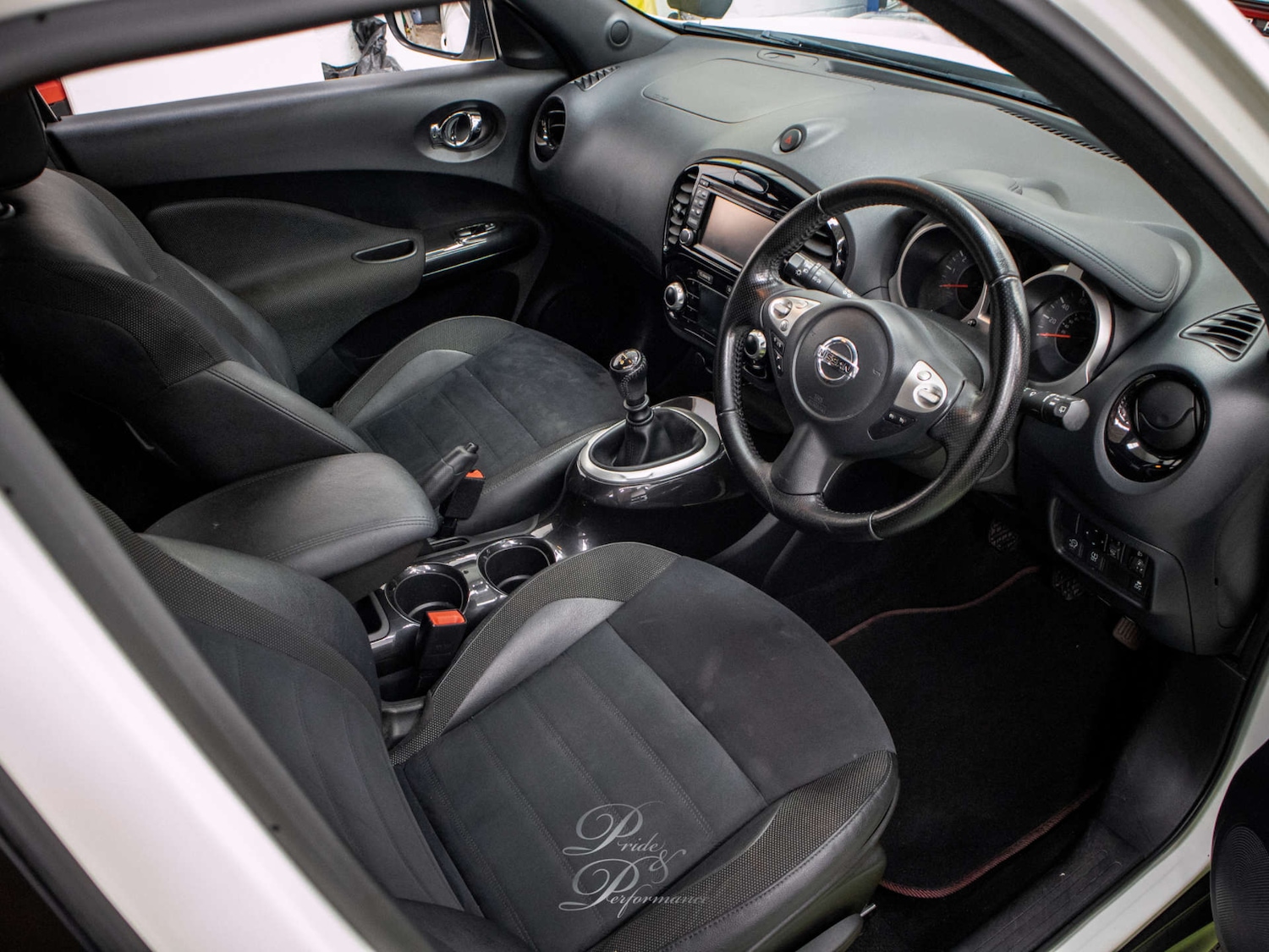 Used Nissan Juke 2017 for sale - 76134533: Photo 2