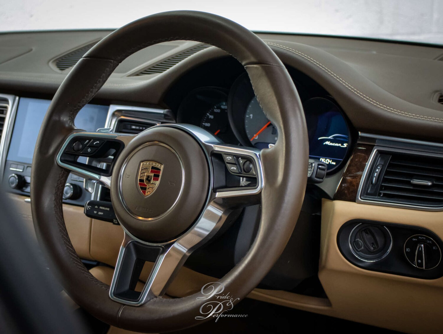 Used Porsche Macan 2017 for sale - 78148810: Photo 23