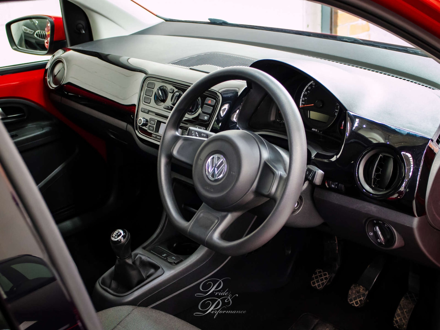 Used Volkswagen up! 2015 for sale - 76197189: Photo 14
