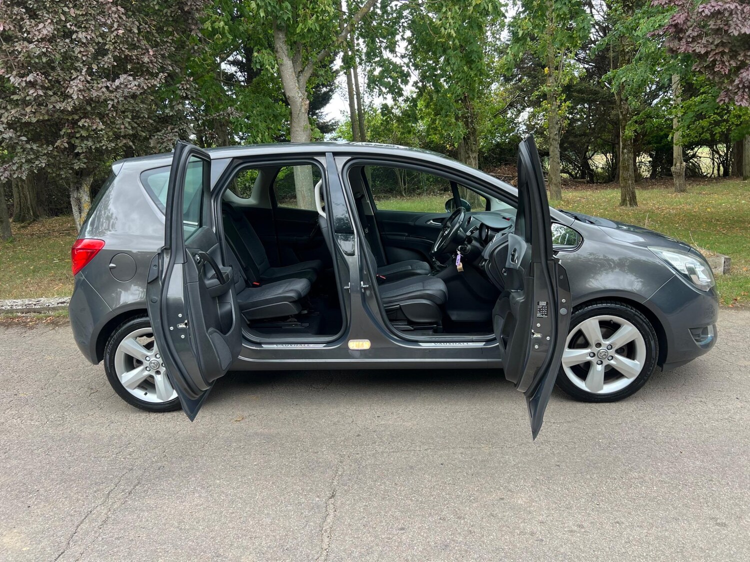 Used Vauxhall Meriva 2014 for sale - 77439648: Photo 11