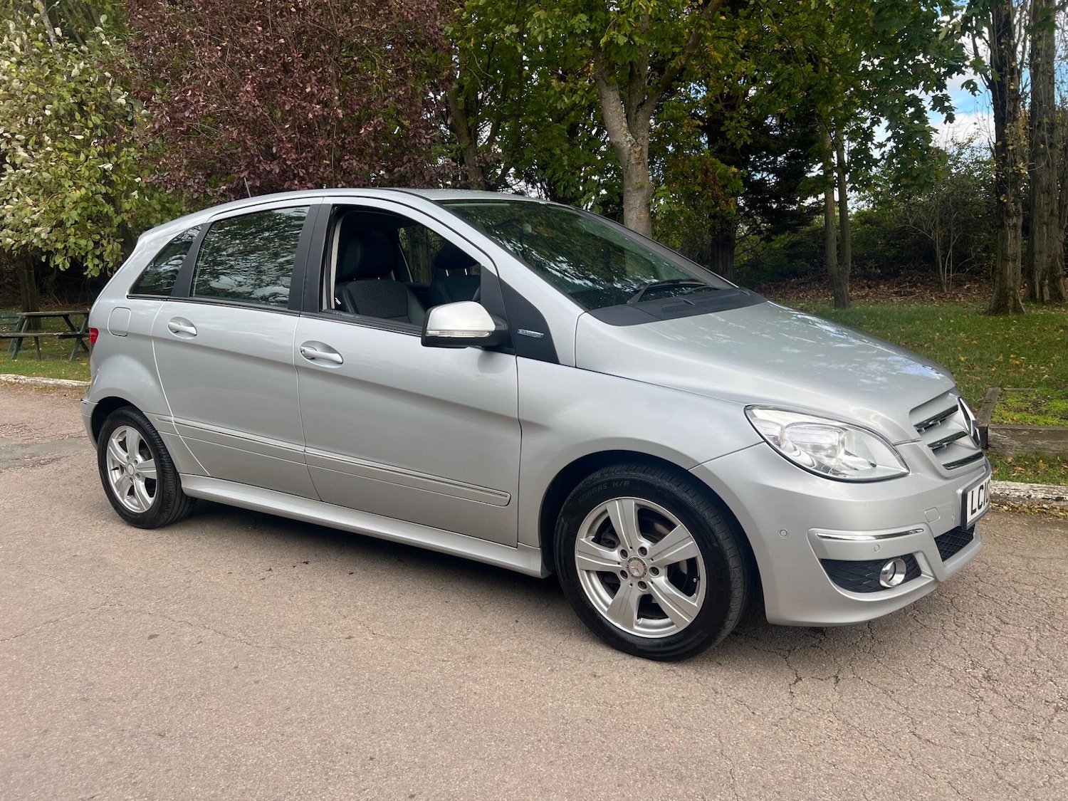 Used Mercedes-Benz B Class 2010 for sale - 76388557: Photo 1