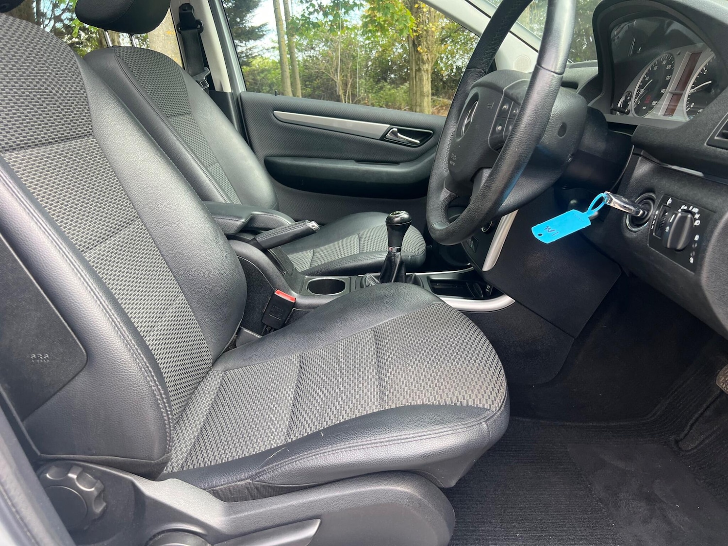 Used Mercedes-Benz B Class 2010 for sale - 76388557: Photo 11