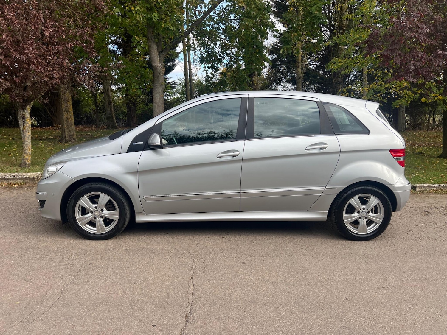 Used Mercedes-Benz B Class 2010 for sale - 76388557: Photo 6