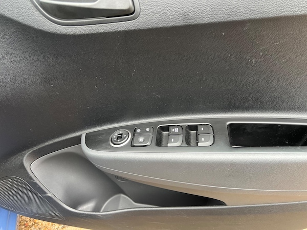 Used Hyundai i10 2017 for sale - 76238664: Photo 20