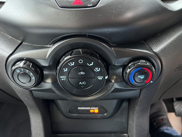 Used Ford Ecosport 2016 for sale - 76188637: Photo 17