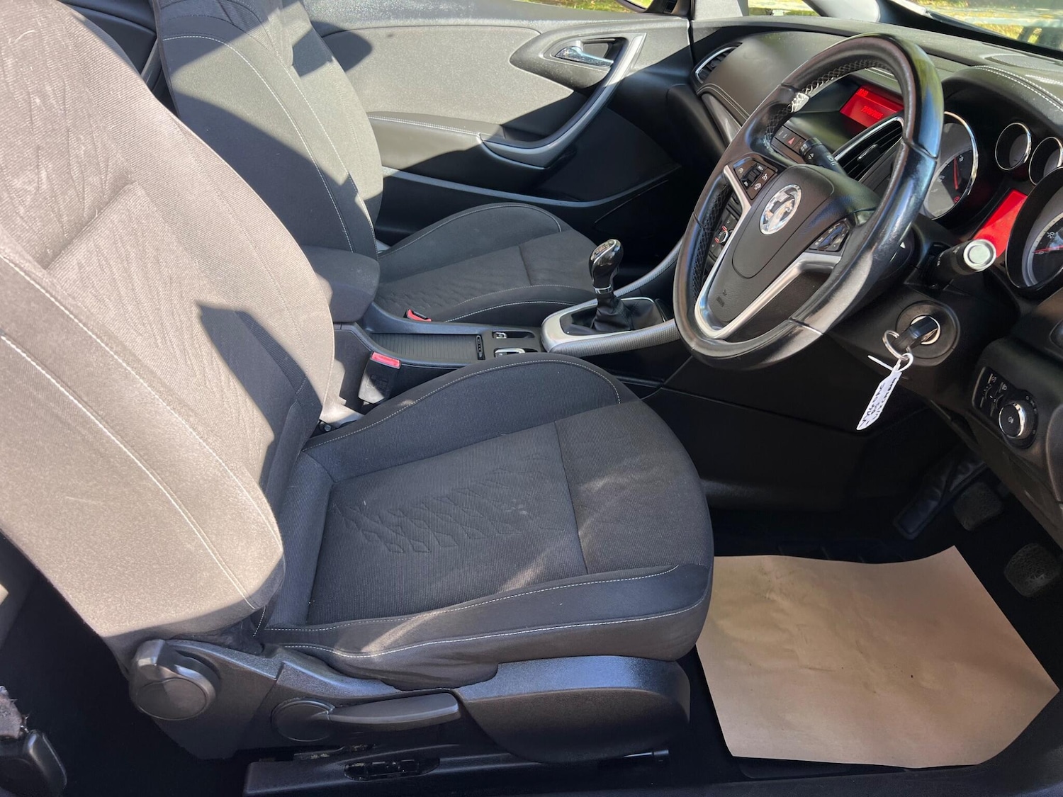 Used Vauxhall Cascada 2014 for sale - 76752555: Photo 11