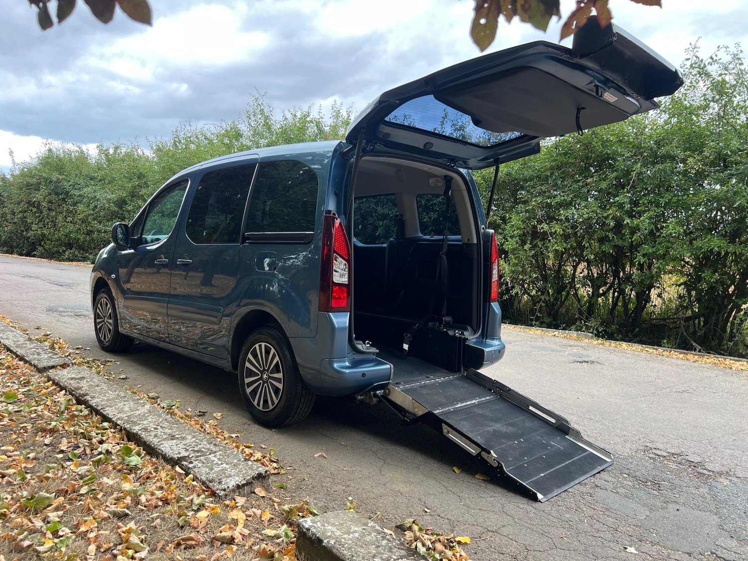 Used Peugeot Partner Tepee 2015 for sale - 76753046: Photo 2