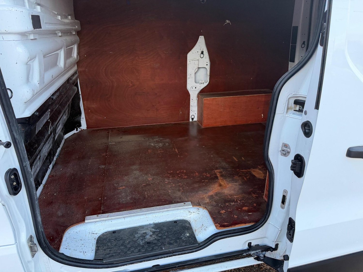 Used Vauxhall Vivaro 2015 for sale - 77202876: Photo 10