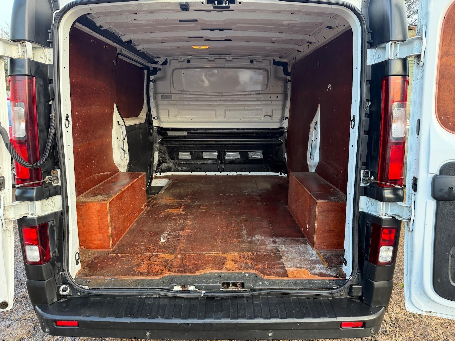 Used Vauxhall Vivaro 2015 for sale - 77202876: Photo 11