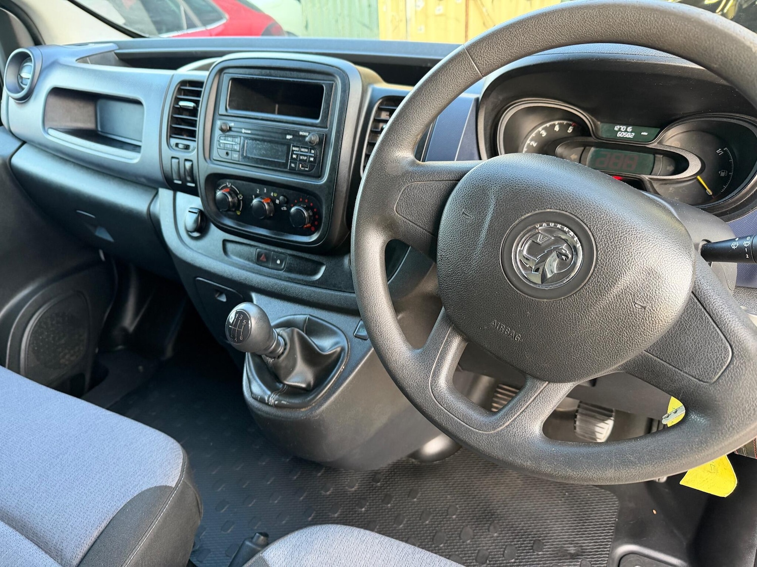 Used Vauxhall Vivaro 2015 for sale - 77202876: Photo 12