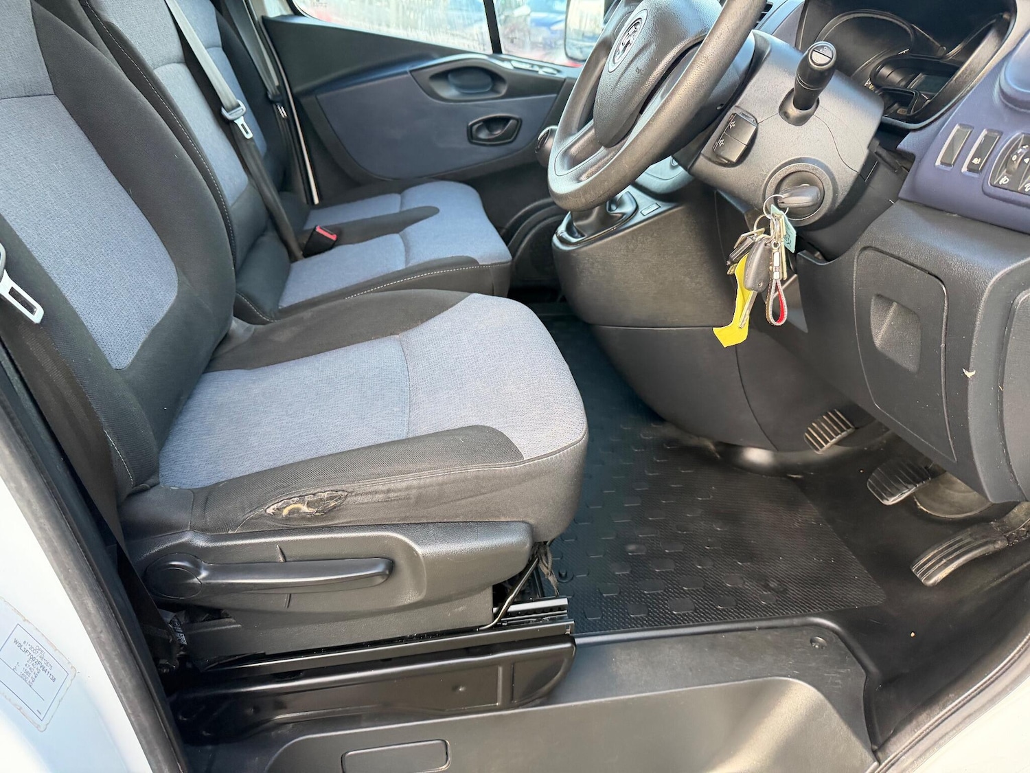 Used Vauxhall Vivaro 2015 for sale - 77202876: Photo 13