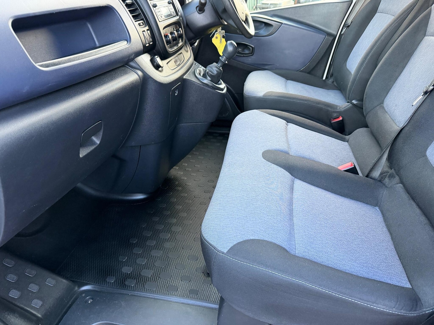 Used Vauxhall Vivaro 2015 for sale - 77202876: Photo 14