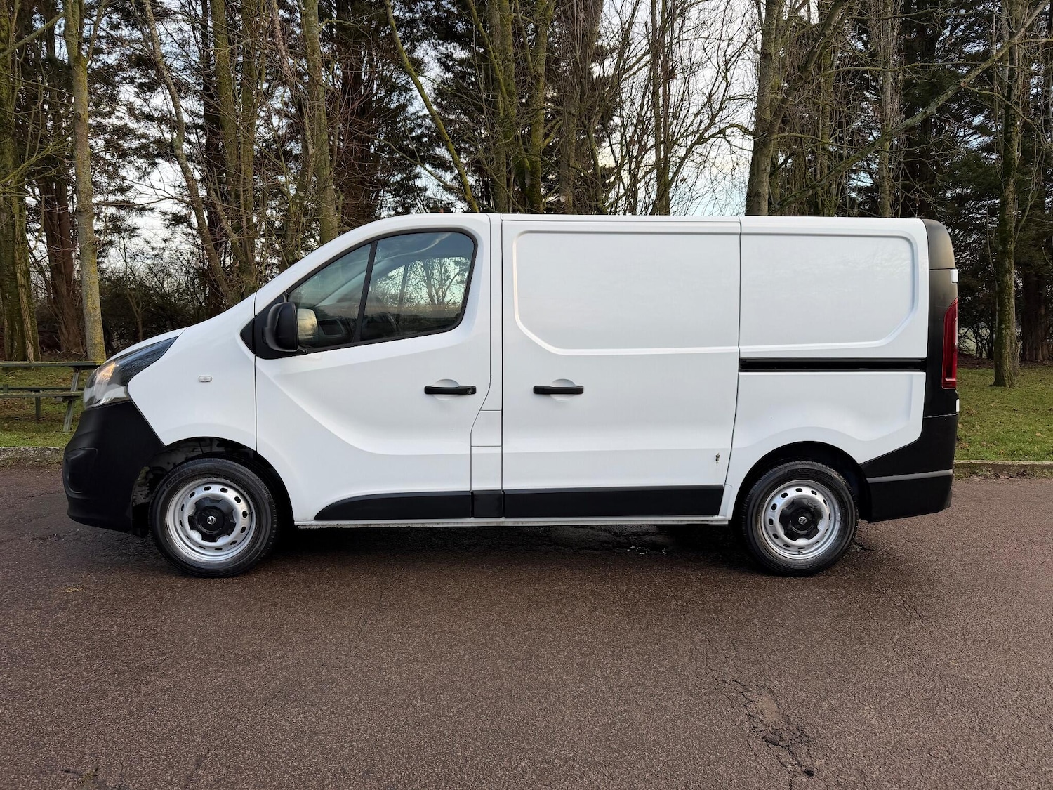 Used Vauxhall Vivaro 2015 for sale - 77202876: Photo 6
