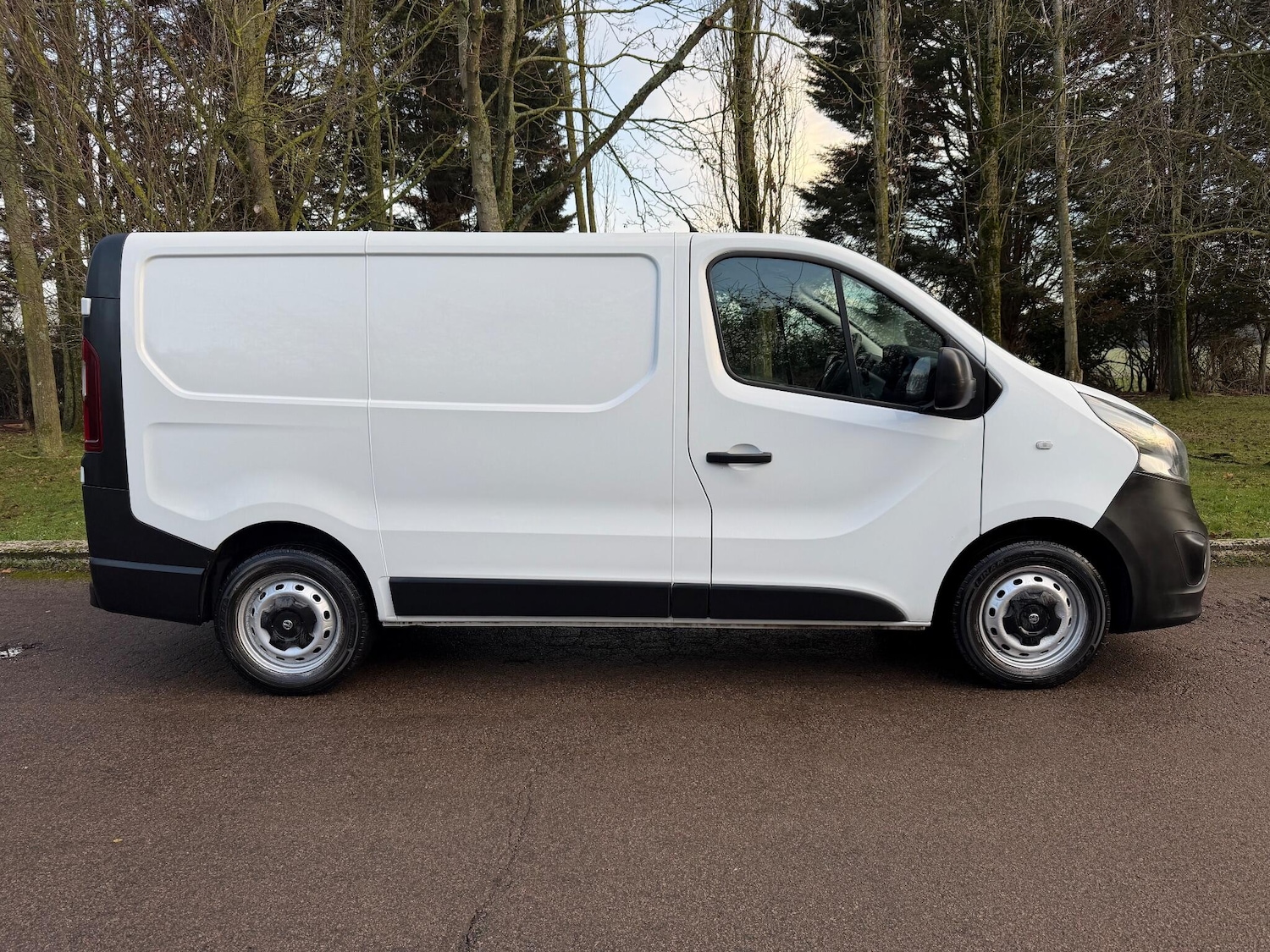 Used Vauxhall Vivaro 2015 for sale - 77202876: Photo 7