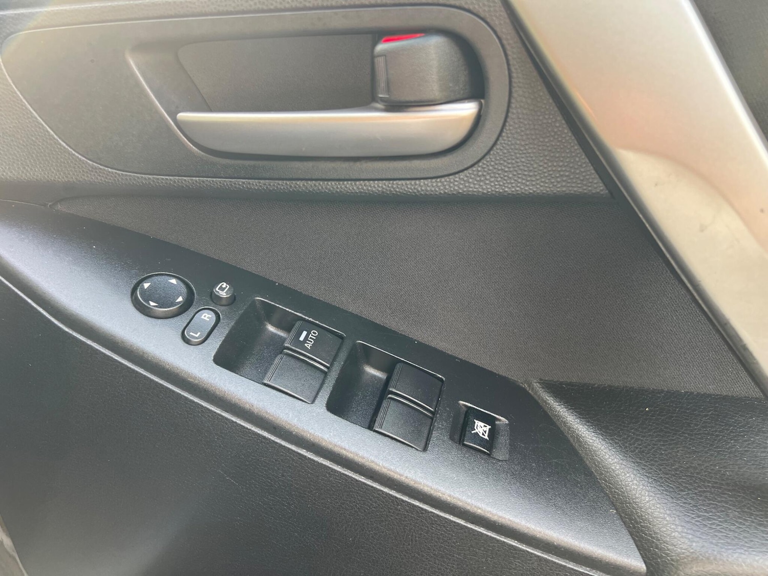 Used Mazda Mazda3 2011 for sale - 76371274: Photo 20