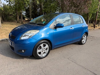 Used Toyota Yaris 2010 for sale - 79336923: Photo