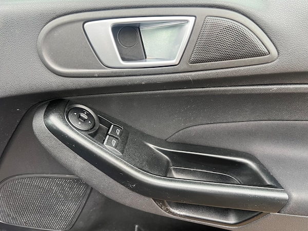 Used Ford Fiesta 2015 for sale - 76260196: Photo 13