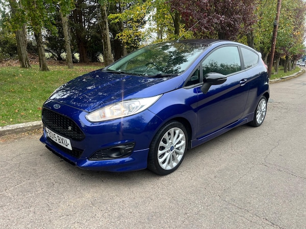 Used Ford Fiesta 2015 for sale - 76260196: Photo 2