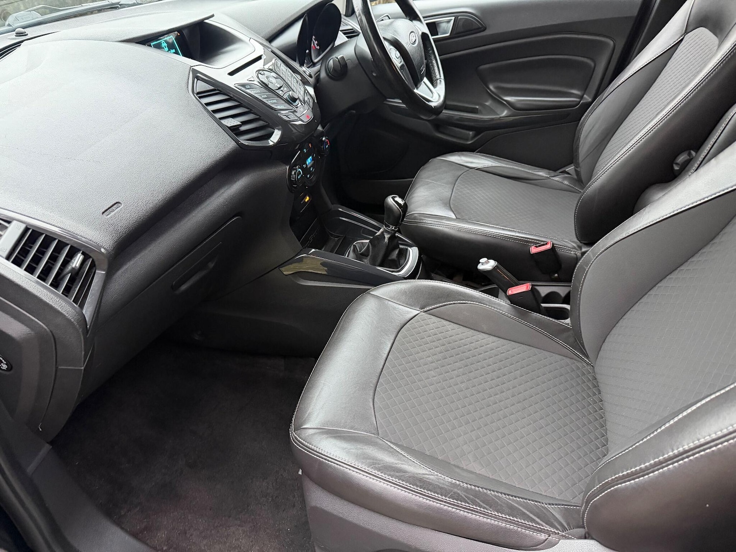 Used Ford Ecosport 2015 for sale - 77163614: Photo 12