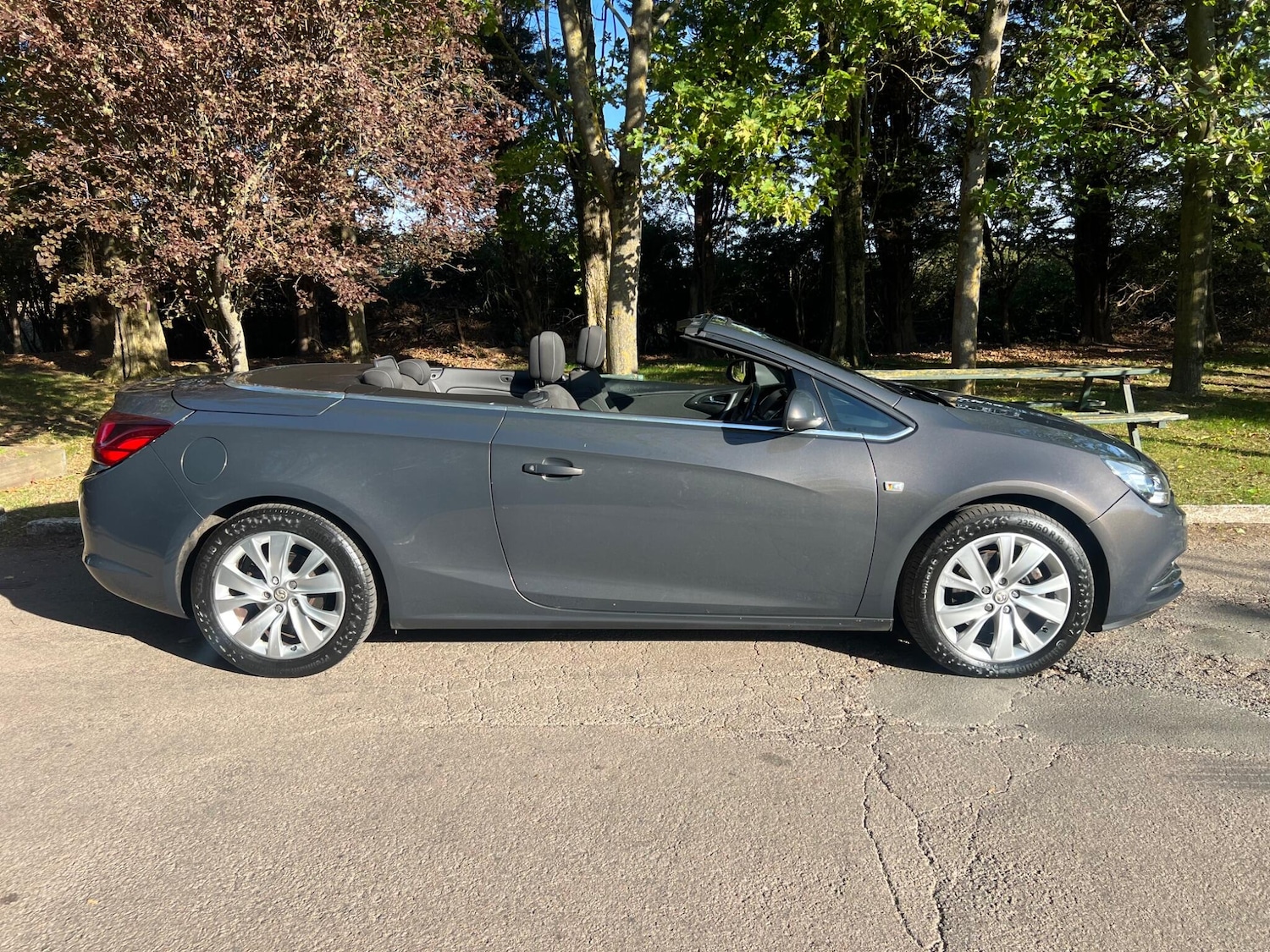 Used Vauxhall Cascada 2014 for sale - 76537846: Photo 5