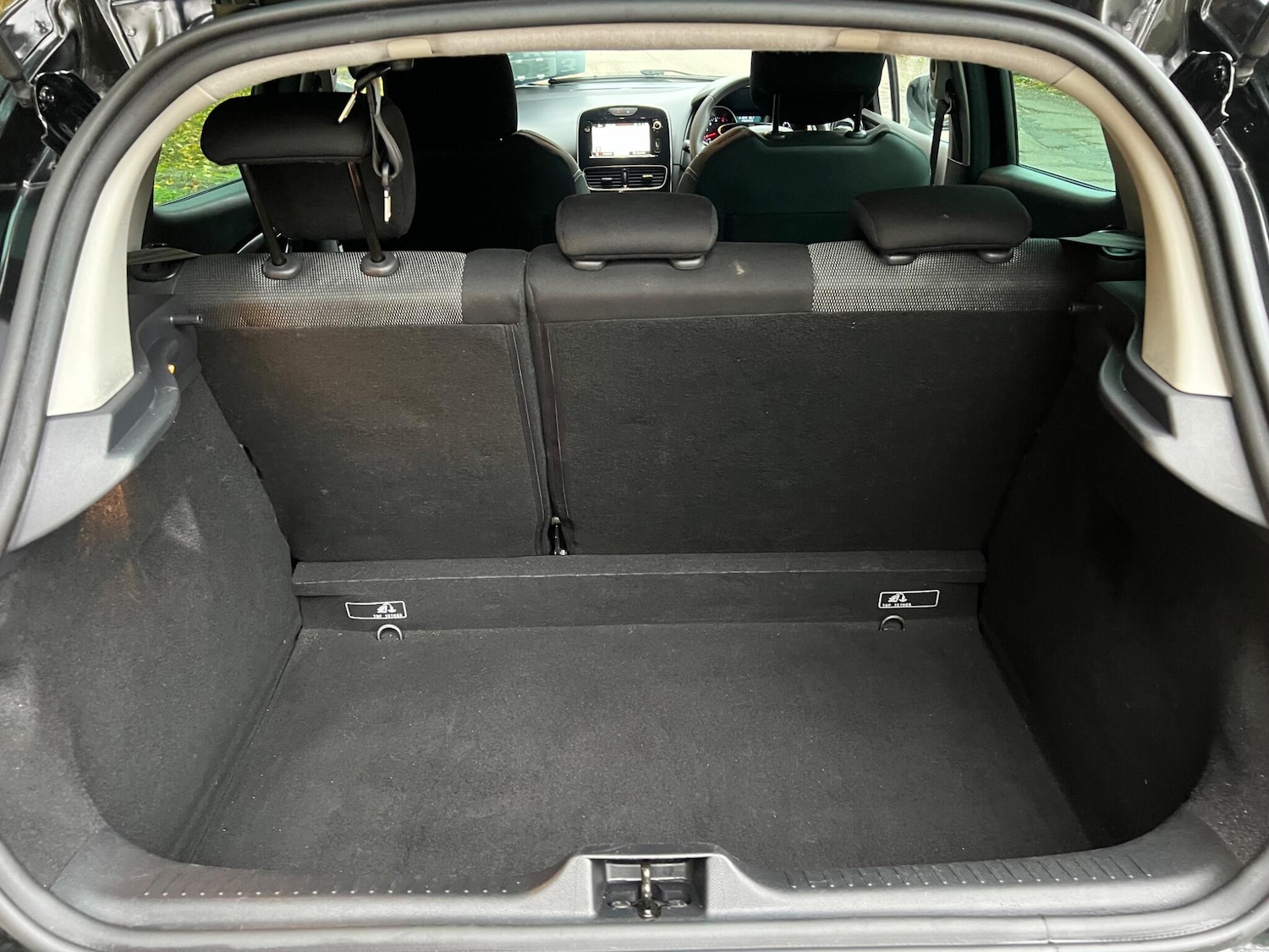 Used Renault Clio 2019 for sale - 76377198: Photo 15